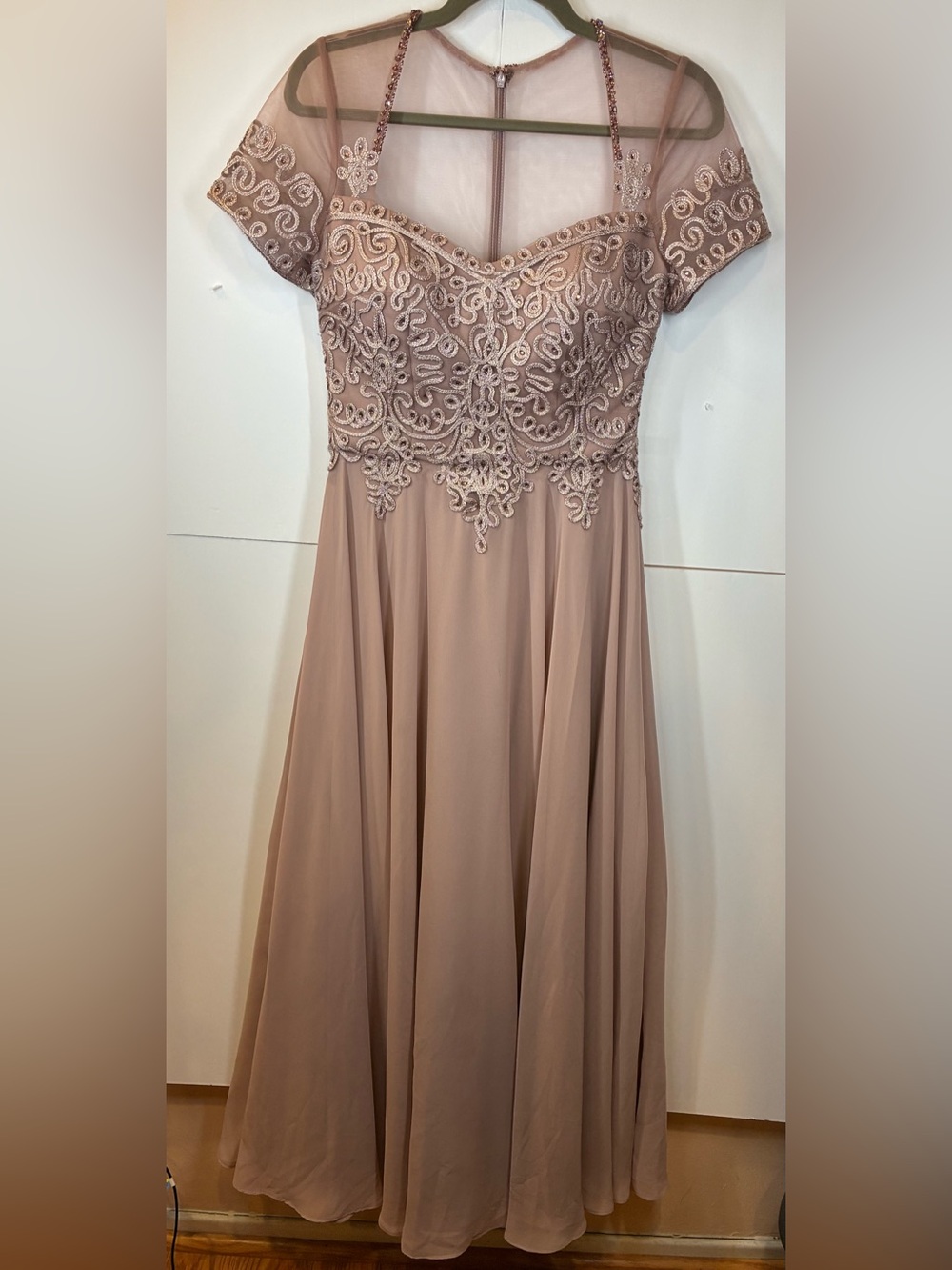 Marsoni by Colors Dusty Rose/Mauve Beaded Evening Gown Size 10 Formal Prom Dress